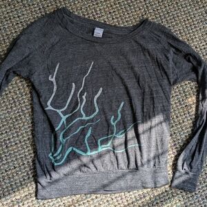 Wings Hawaii Gray Long Sleeve Top with Teal & Light Blue Coral Design 🪸 S/Small